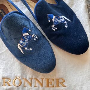 RONNER loafers. Blue velvet. Size 40.  Worn only a few times.